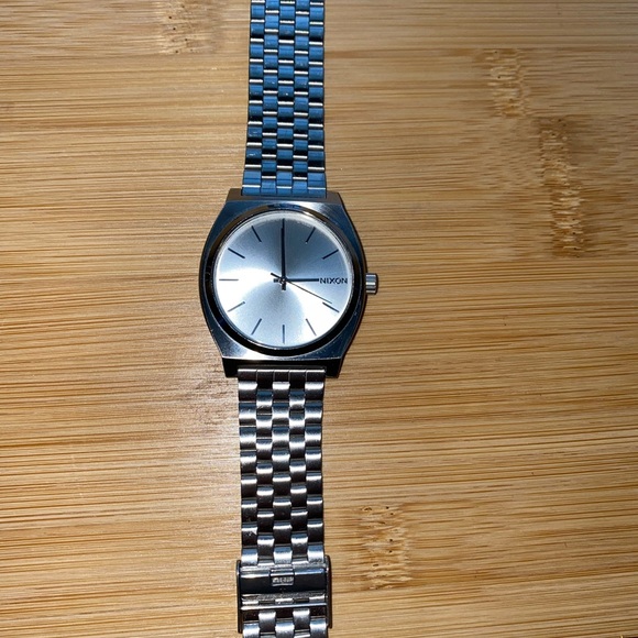 Nixon unisex all silver time teller Watch. - Picture 4 of 10